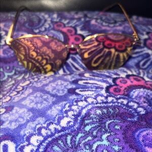 Stylish Gold Sunglasses for Women